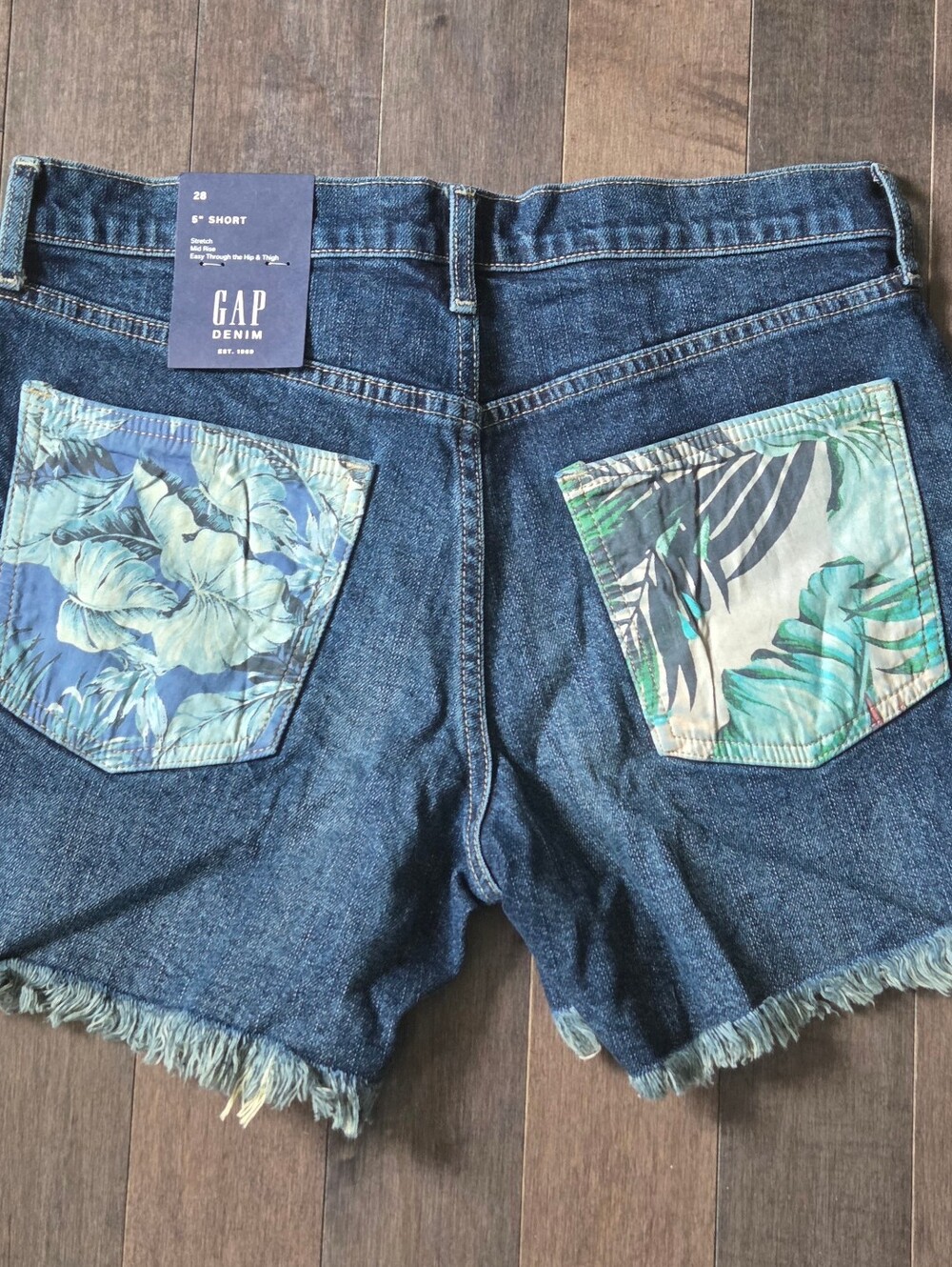 NWT GAP Denim Blue Jean Cutoff Shorts with Tropical Back Pockets